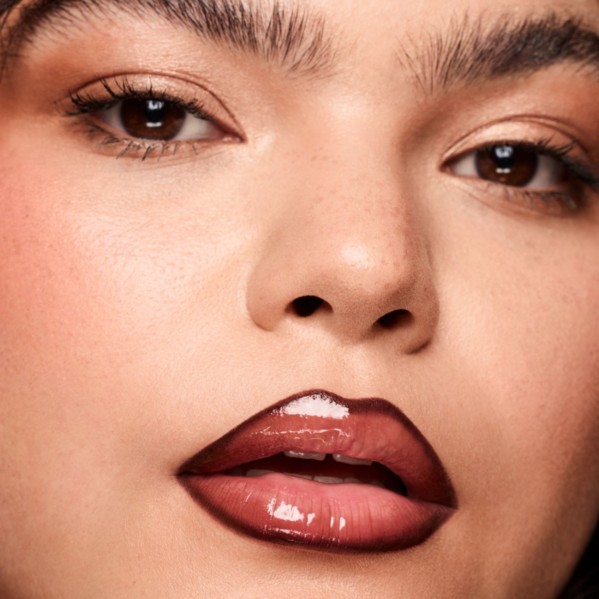 TRACE'D OUT PENCIL LIP LINER (DELINEADOR PARA LABIOS)